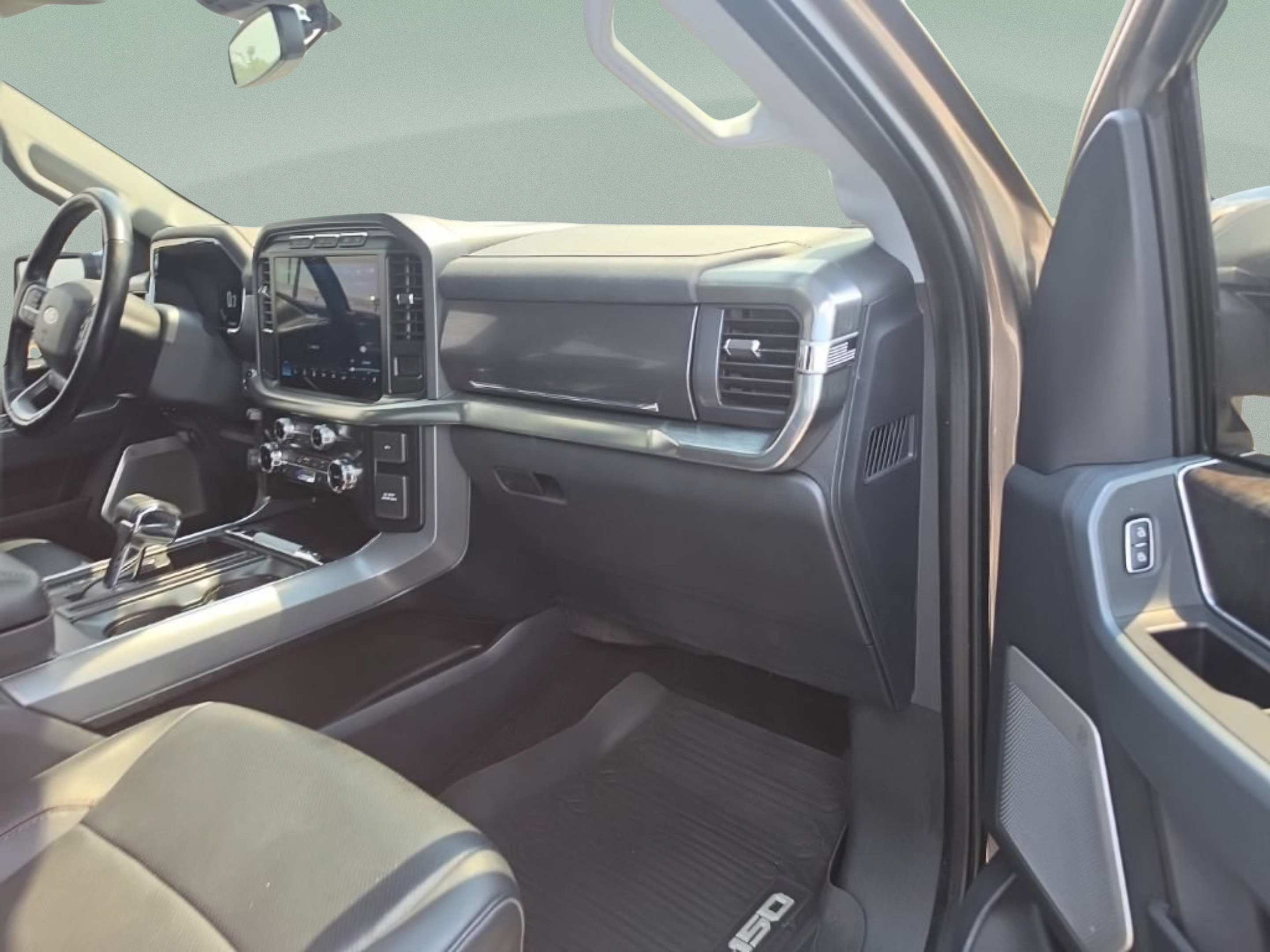 Used 2022 Ford F150 Lariat w/ Equipment Group 502A High AWD/4WD image 32