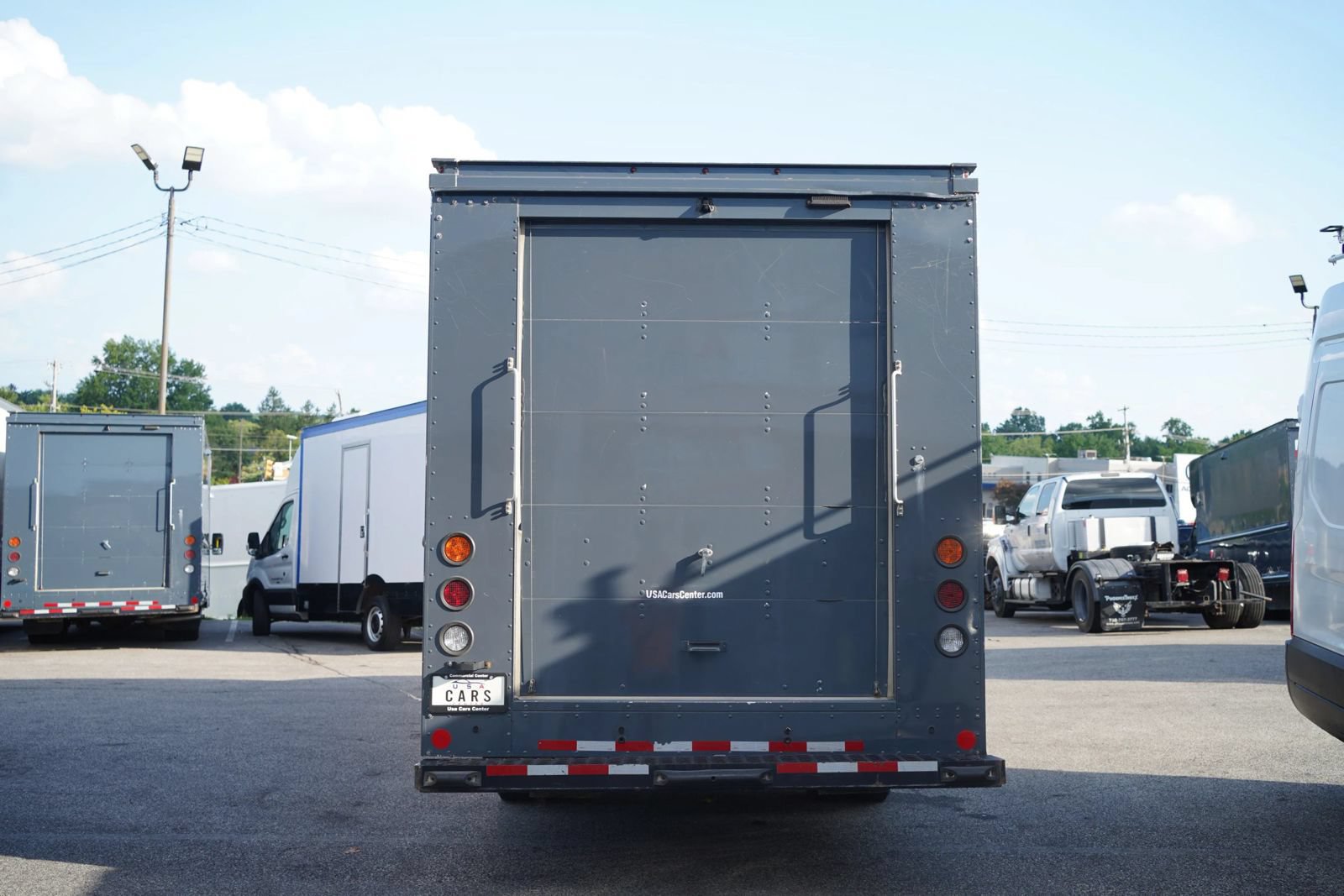 Used 2022 Ford Transit 350 DRW RWD image 8