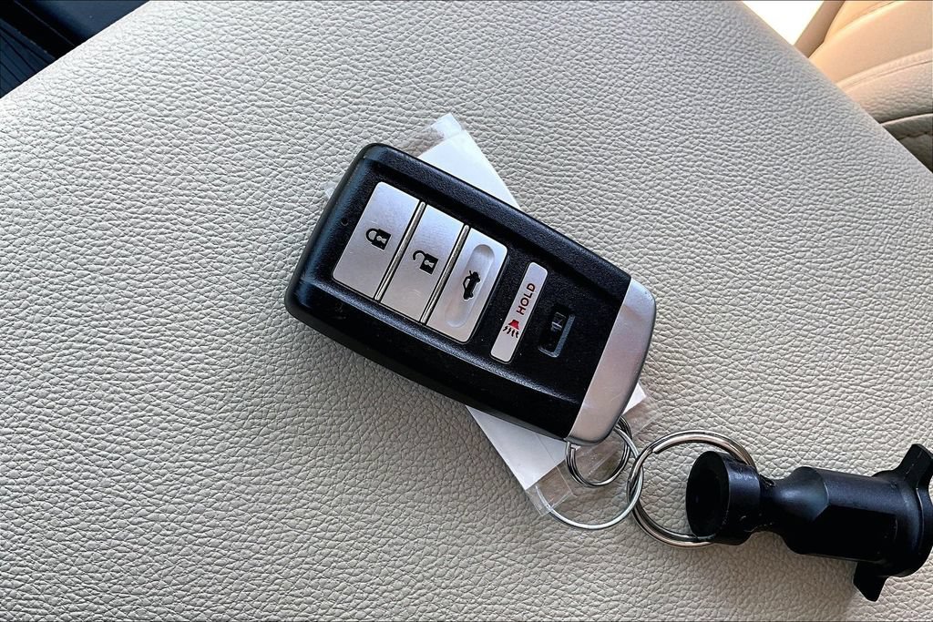 Used 2023 Acura TLX FWD image 12