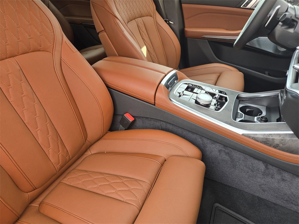 New 2026 BMW X7 M60i w/ Executive Package image 16