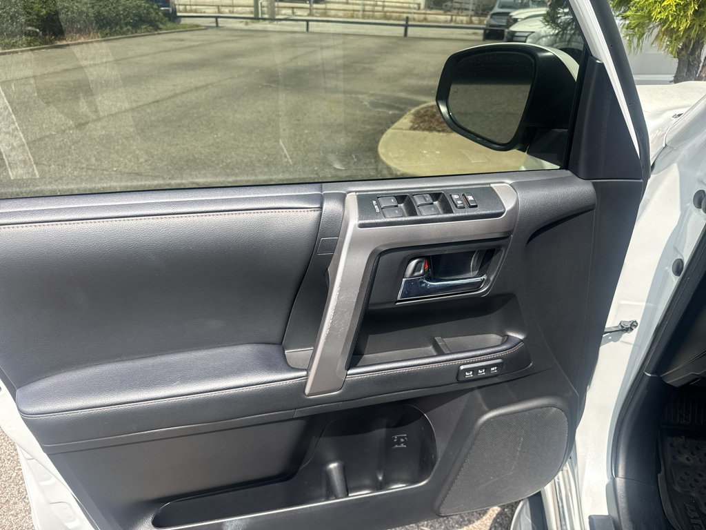 Used 2024 Toyota 4Runner Limited AWD/4WD image 13