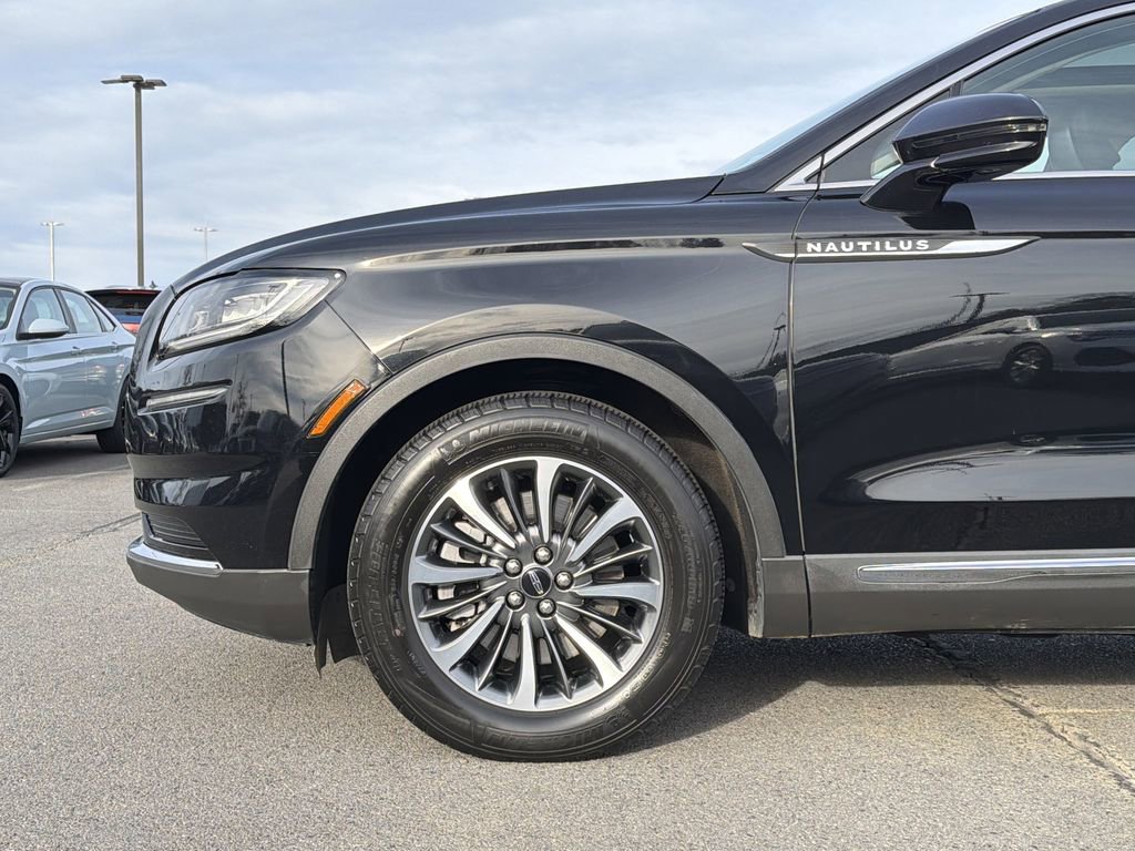 Used 2023 Lincoln Nautilus Reserve image 9