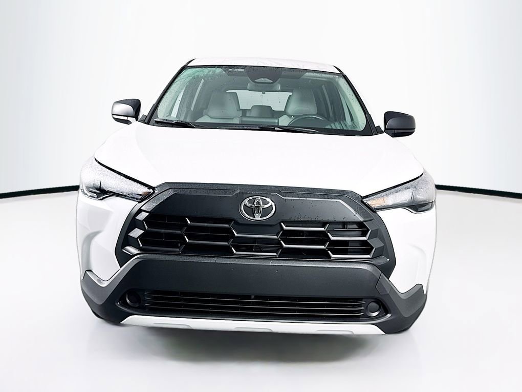 Used 2026 Toyota Corolla Cross L image 2