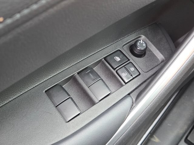 Used 2022 Toyota Corolla Cross LE AWD/4WD image 23