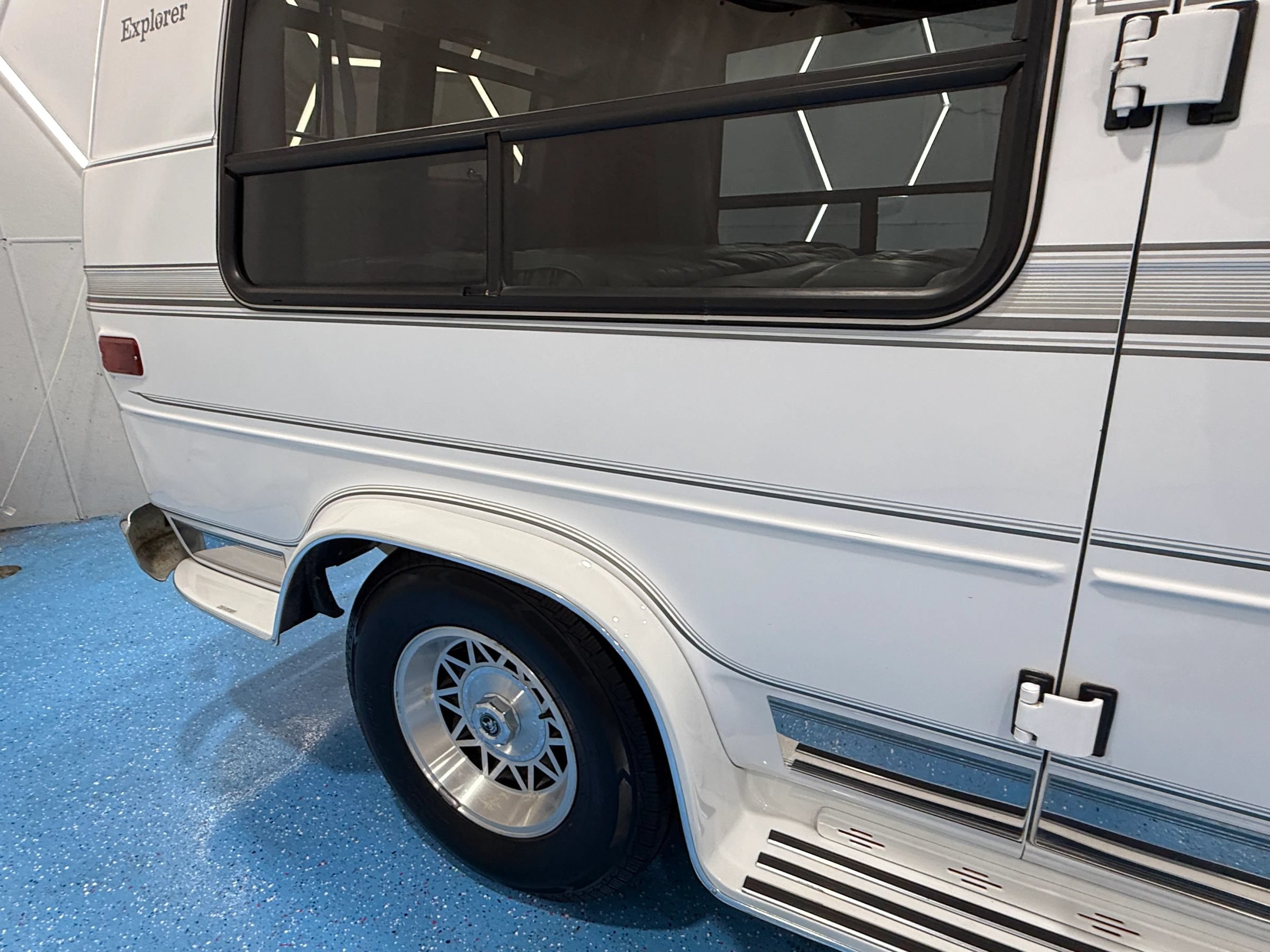 Used 1995 GMC G2500 Vandura RWD image 33