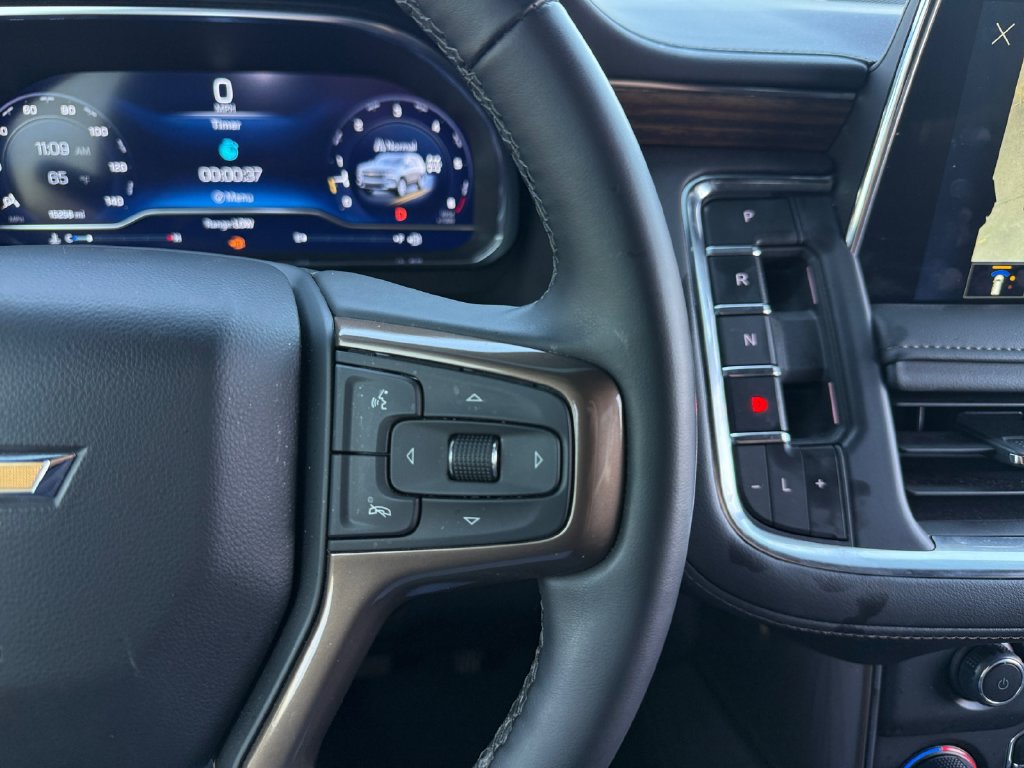 Used 2024 Chevrolet Tahoe High Country w/ Premium Package 2 AWD/4WD image 19