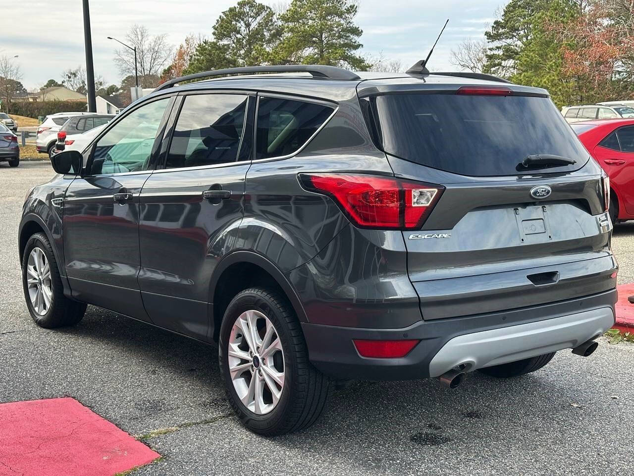 Used 2019 Ford Escape SEL image 6