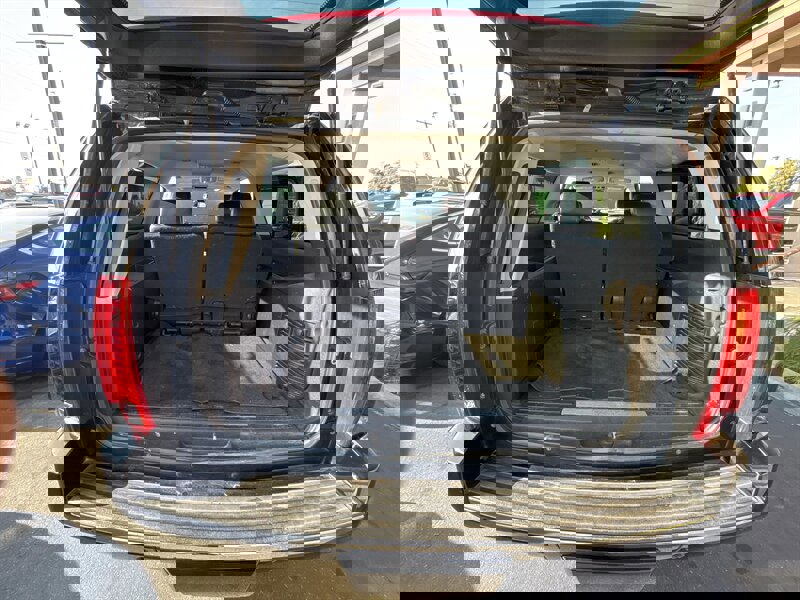 Used 2009 Cadillac Escalade ESV AWD image 19