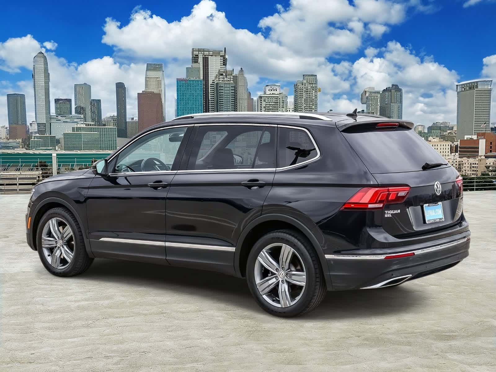 Used 2018 Volkswagen Tiguan SEL Premium FWD image 6