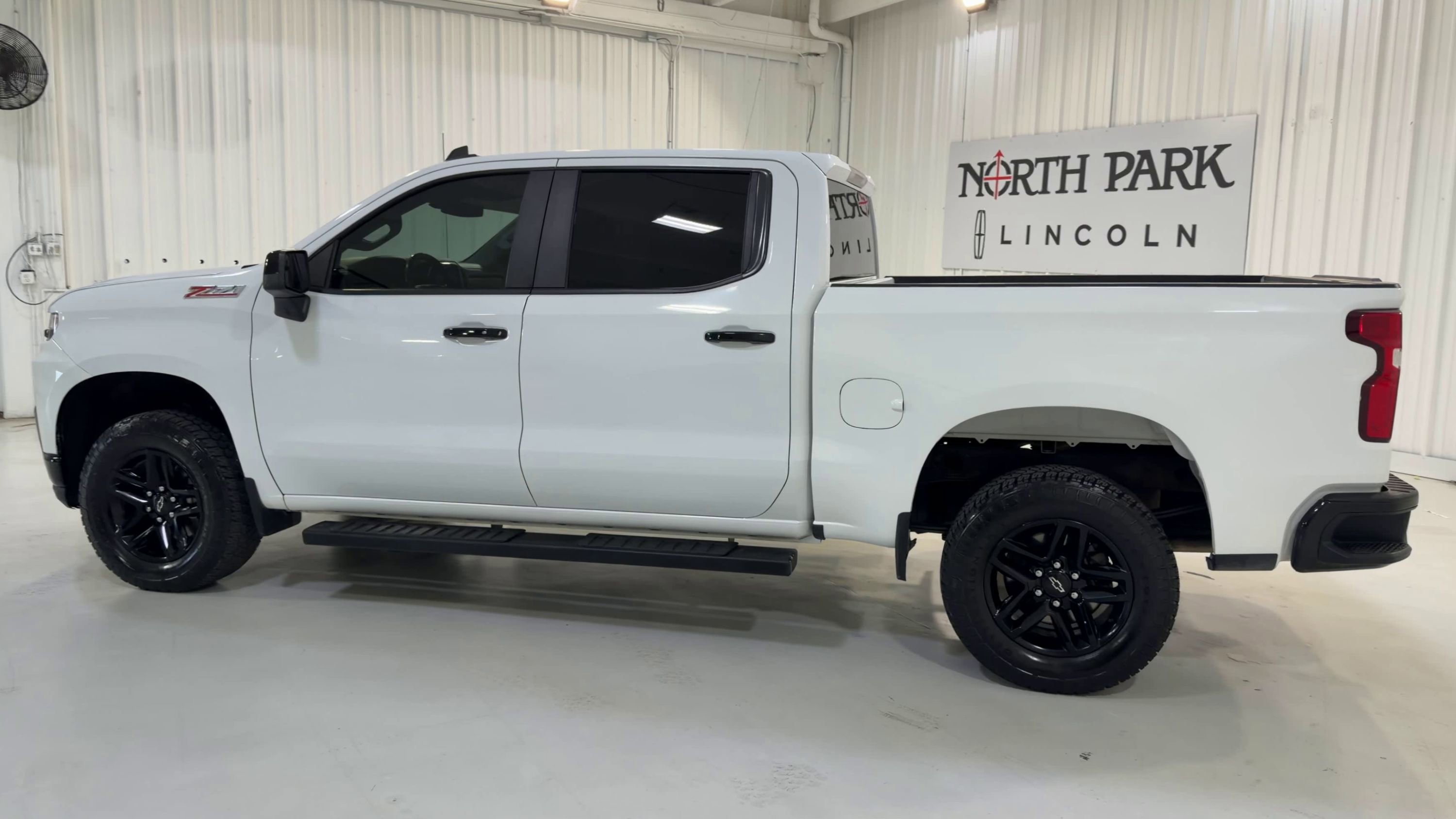Used 2020 Chevrolet Silverado 1500 LT Trail Boss AWD/4WD image 7