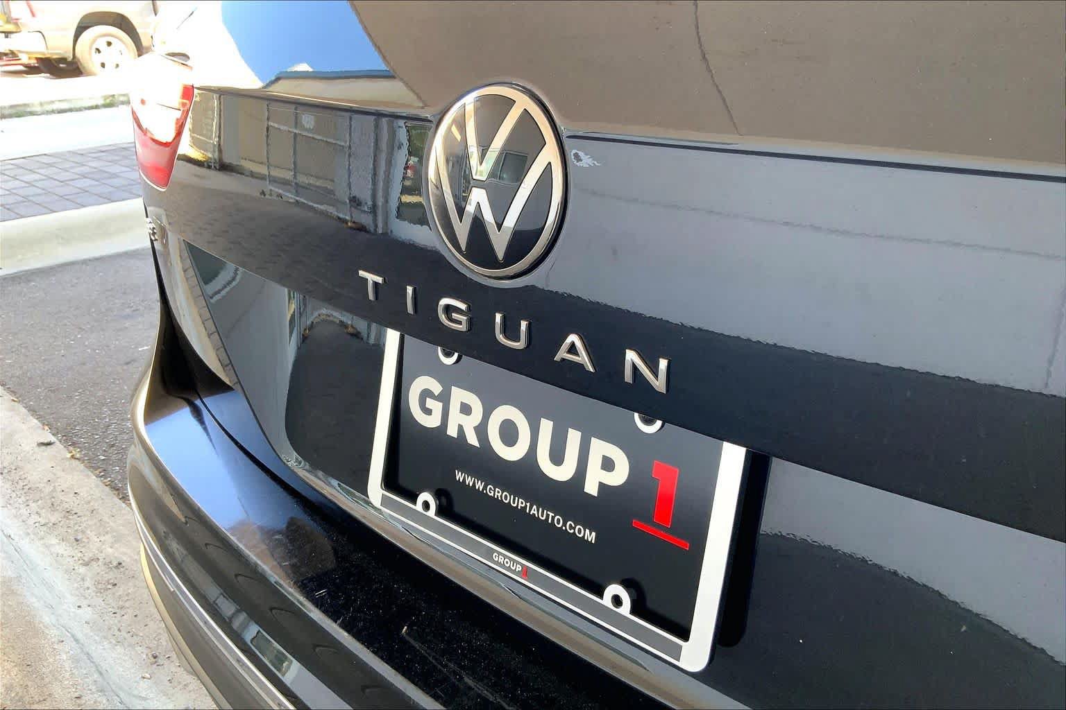 Used 2024 Volkswagen Tiguan SE AWD/4WD image 30