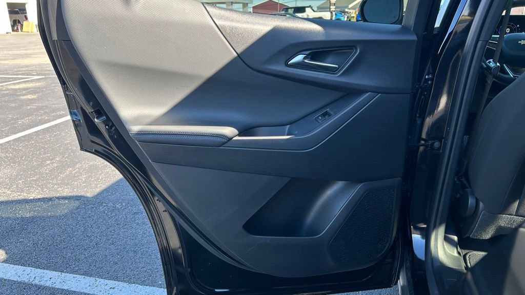 Used 2025 Chevrolet Equinox LT image 16