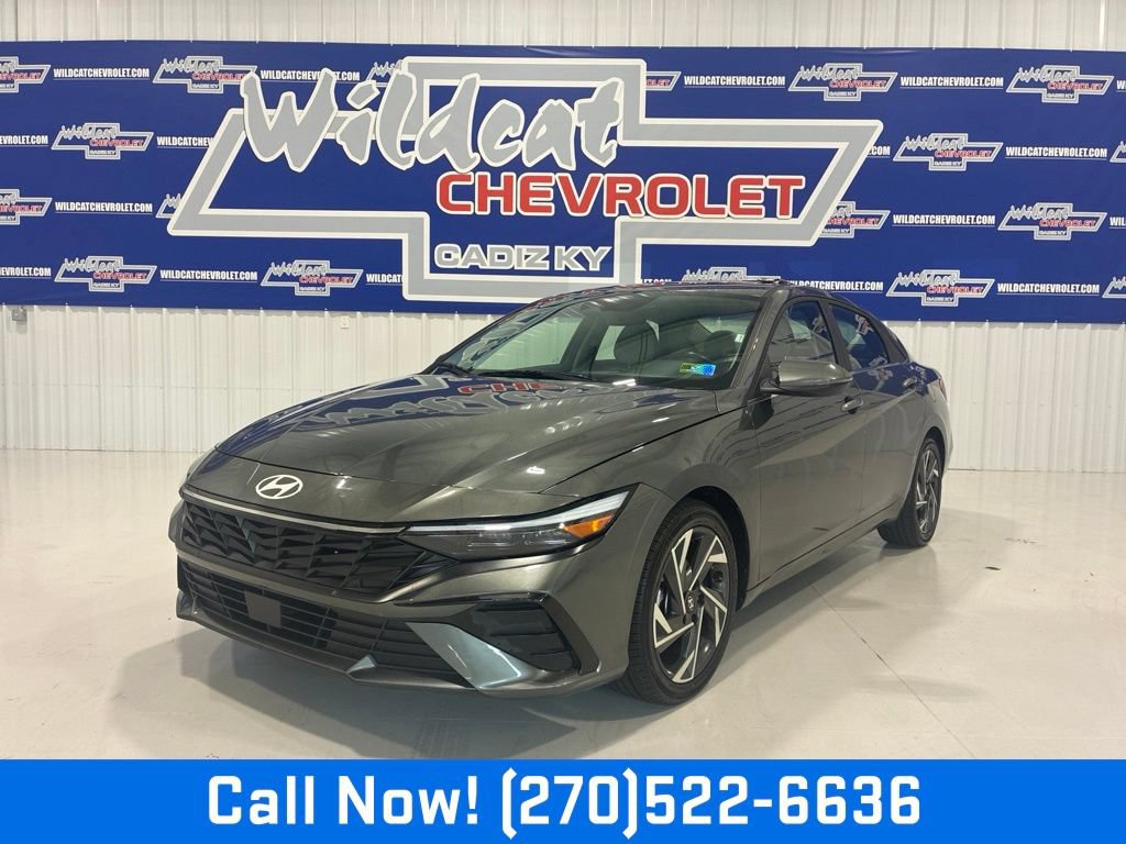 Used 2025 Hyundai Elantra Limited FWD image 1