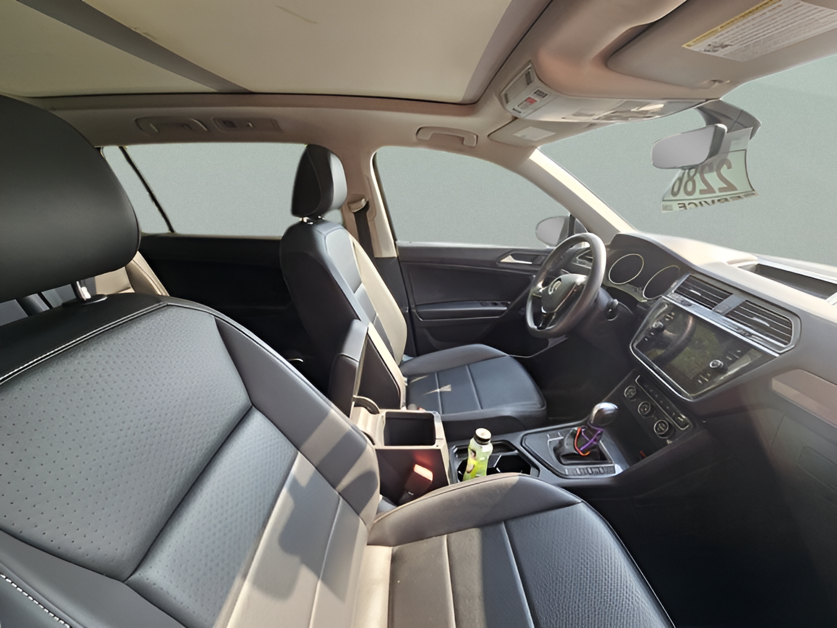 Used 2021 Volkswagen Tiguan SE w/ Panoramic Sunroof Package FWD image 6