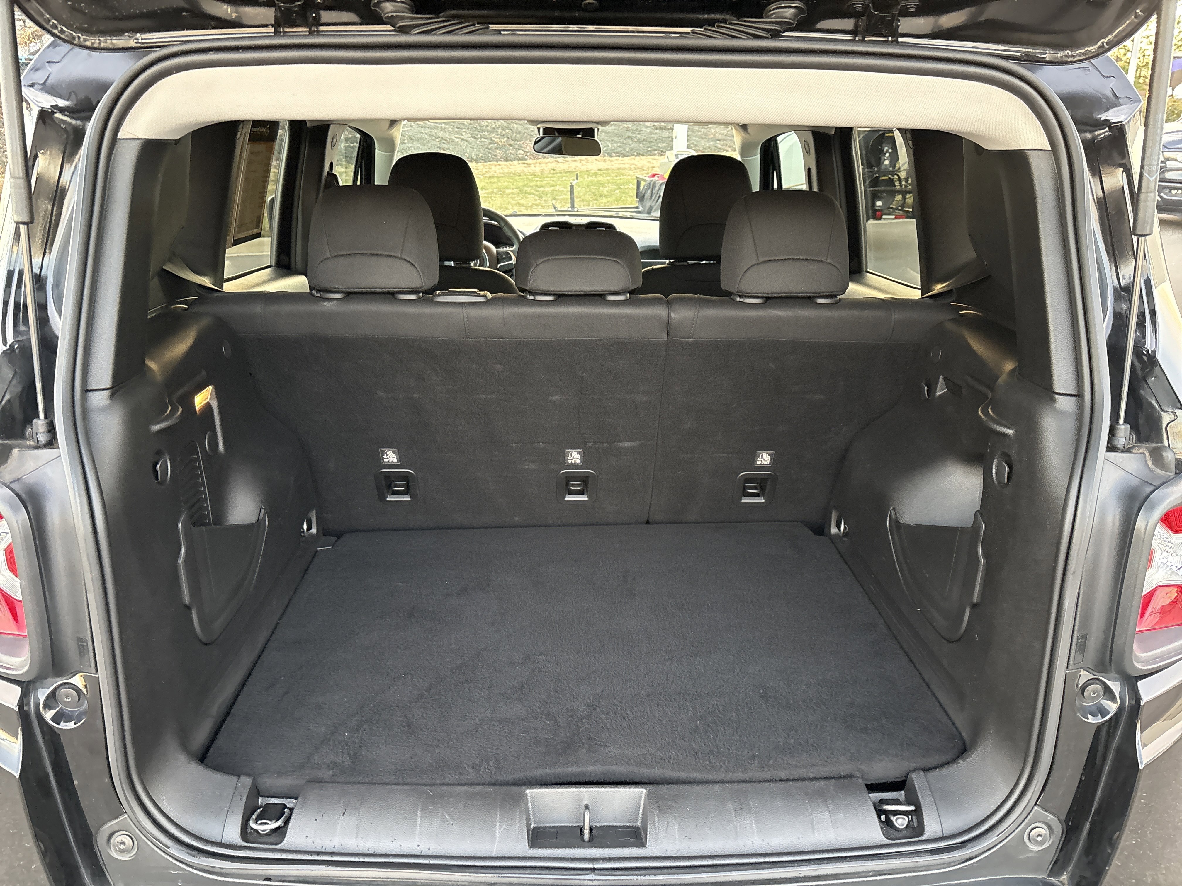 Used 2021 Jeep Renegade Sport image 34