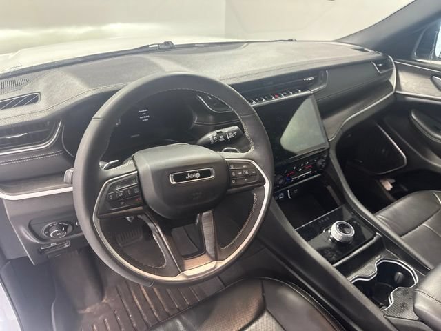 Used 2024 Jeep Grand Cherokee L Limited w/ Luxury Tech Group II RWD image 13