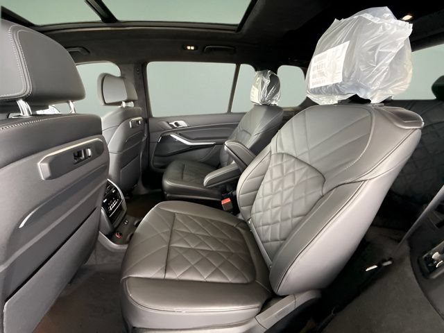 Certified 2026 BMW X7 xDrive40i w/ M Sport Package AWD/4WD image 34