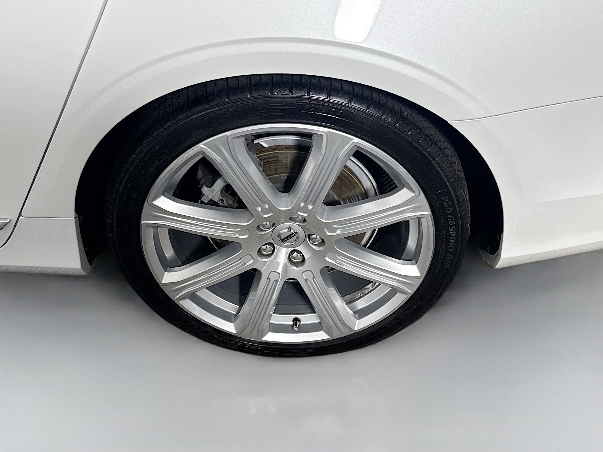 Used 2017 Volvo S90 T6 Inscription w/ Vision Package image 37