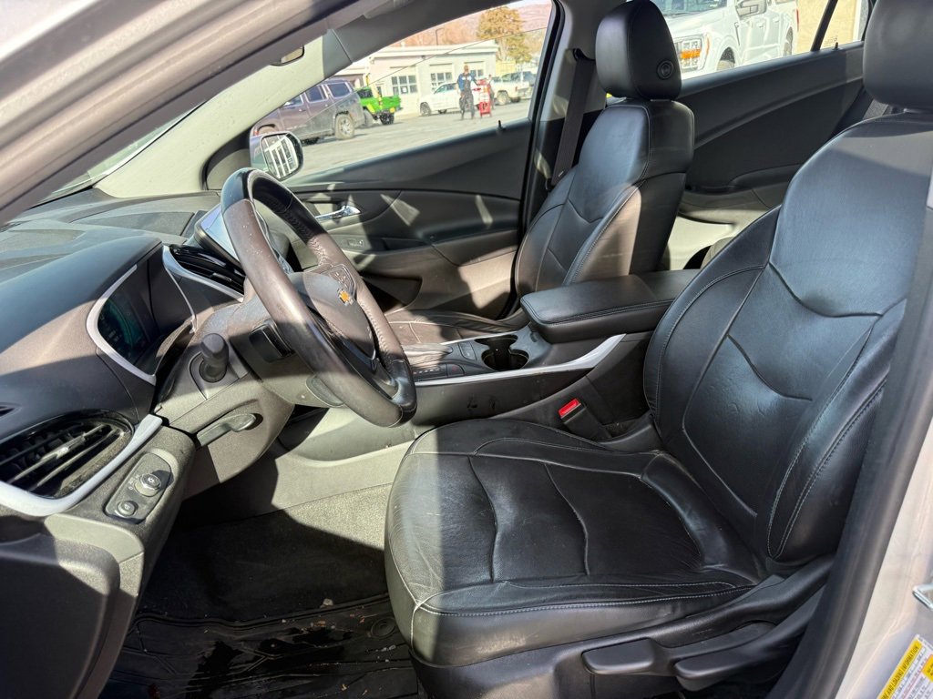 Used 2017 Chevrolet Volt LT w/ Comfort Package image 11