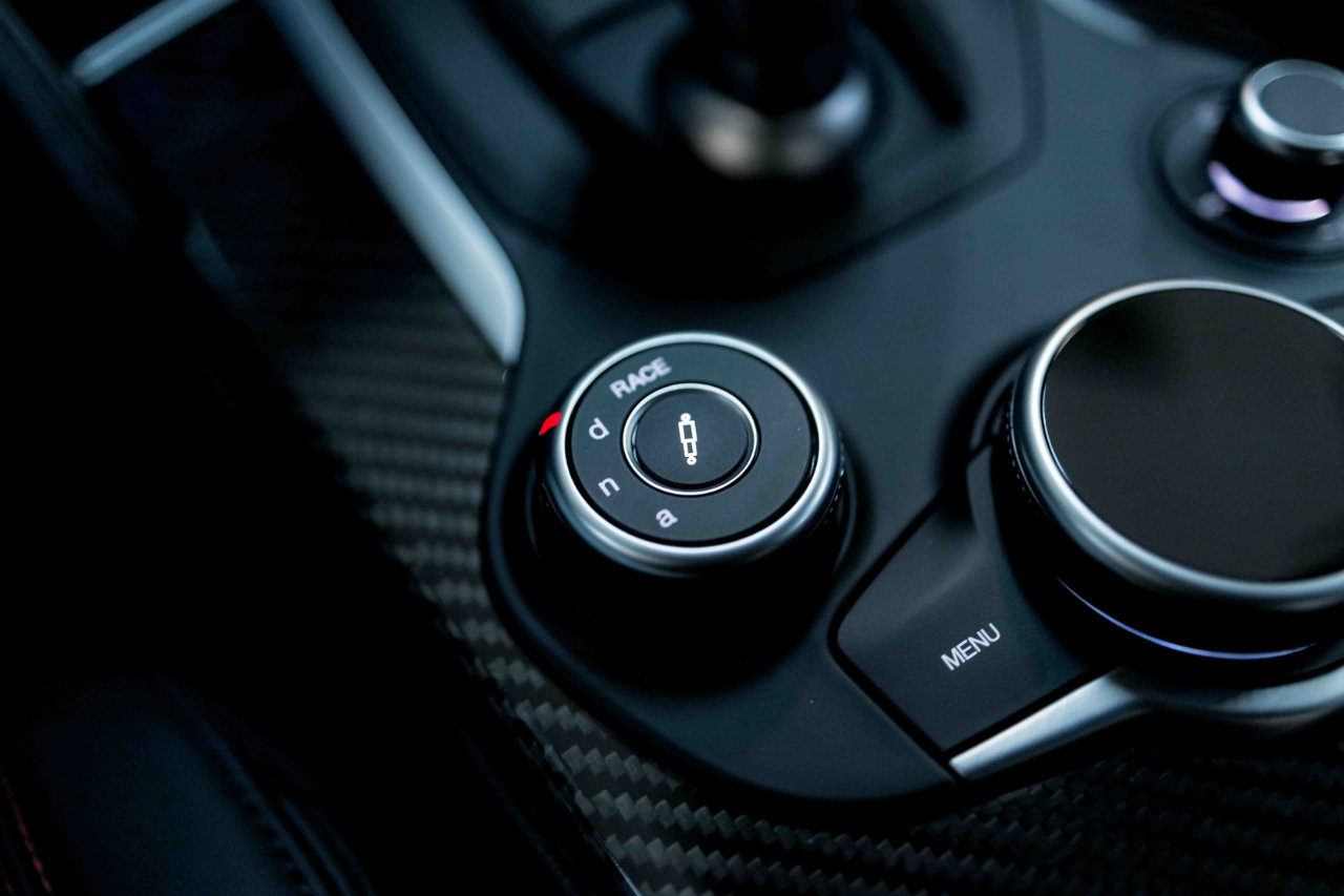 Used 2017 Alfa Romeo Giulia Quadrifoglio image 71