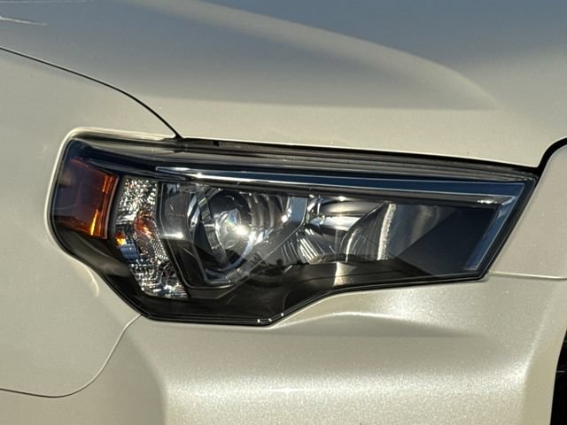 Used 2023 Toyota 4Runner Limited AWD/4WD image 4
