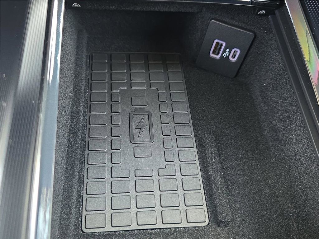 Used 2025 Lincoln Corsair FWD w/ Equipment Group 101A image 21