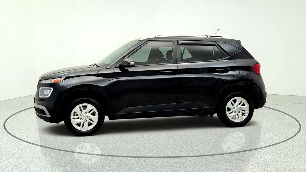 Used 2023 Hyundai Venue FWD image 8