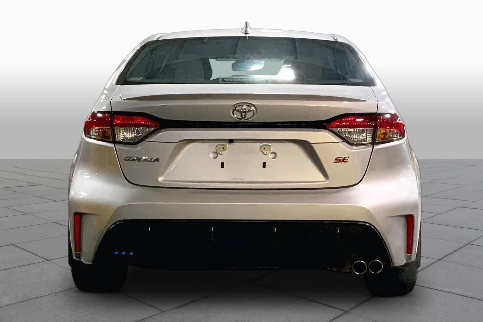 Used 2023 Toyota Corolla SE FWD image 5