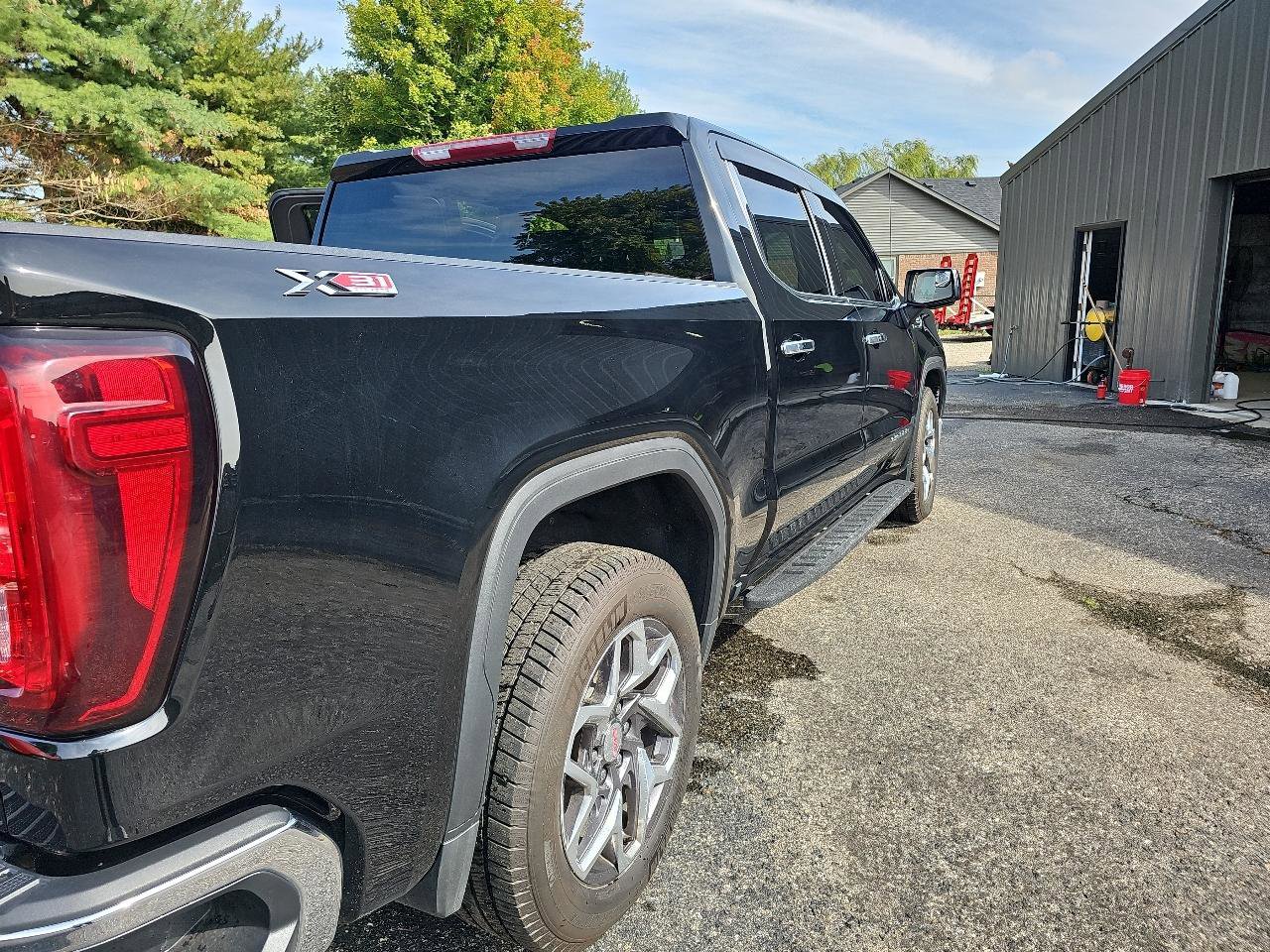 Used 2023 GMC Sierra 1500 SLT AWD/4WD image 6