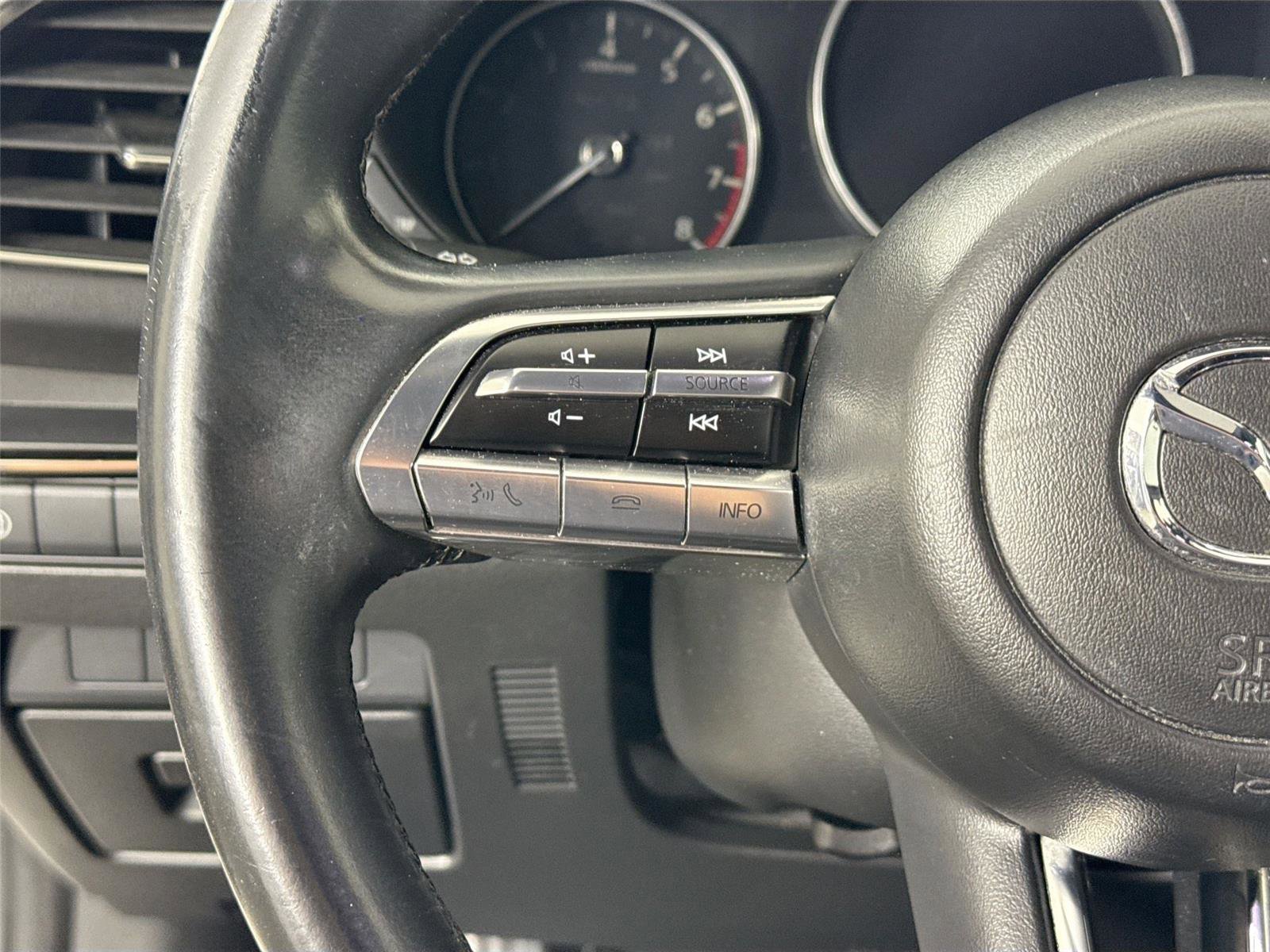 Used 2019 MAZDA MAZDA3 Hatchback image 16