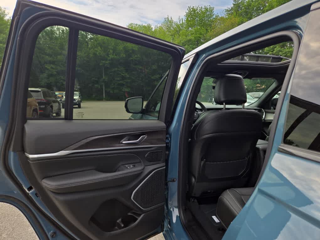 New 2026 Jeep Grand Cherokee Limited AWD/4WD image 26