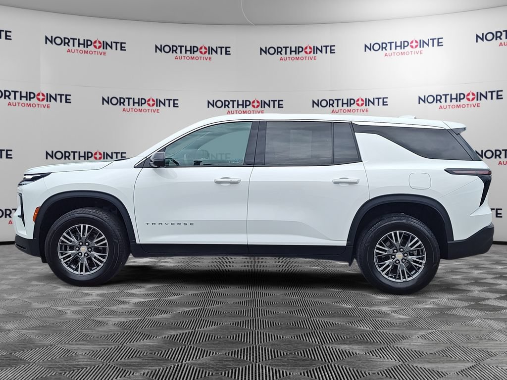 Used 2024 Chevrolet Traverse LS FWD image 3