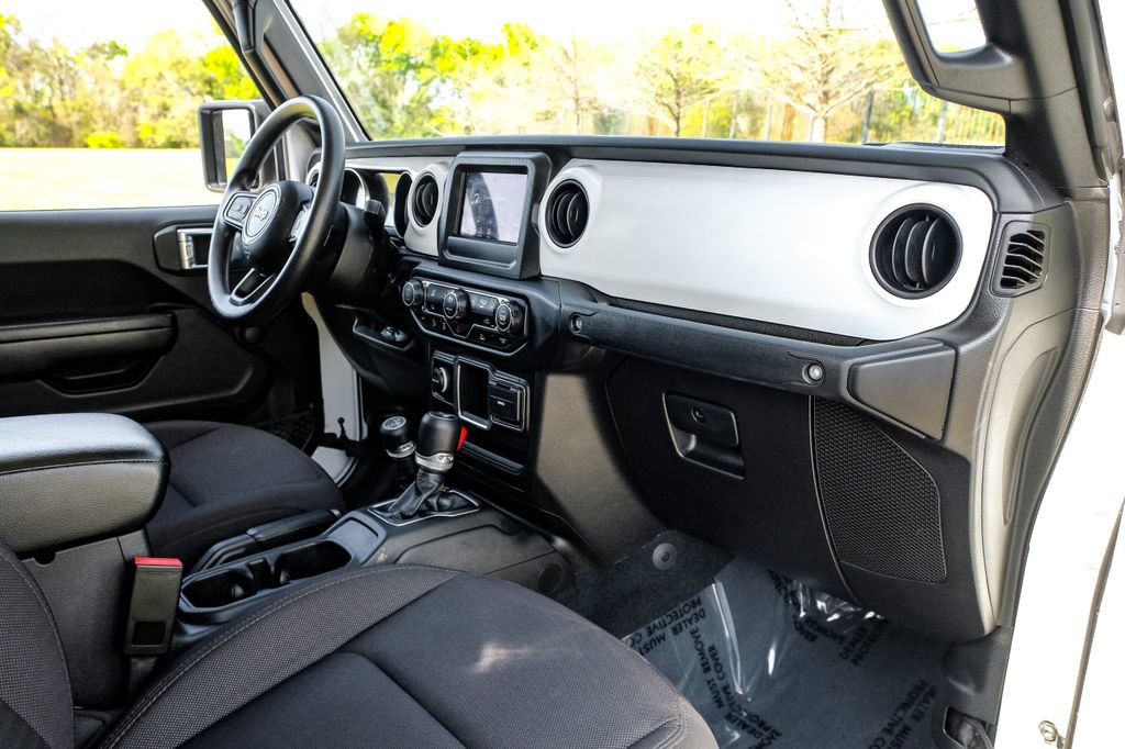 Used 2023 Jeep Gladiator Sport image 16