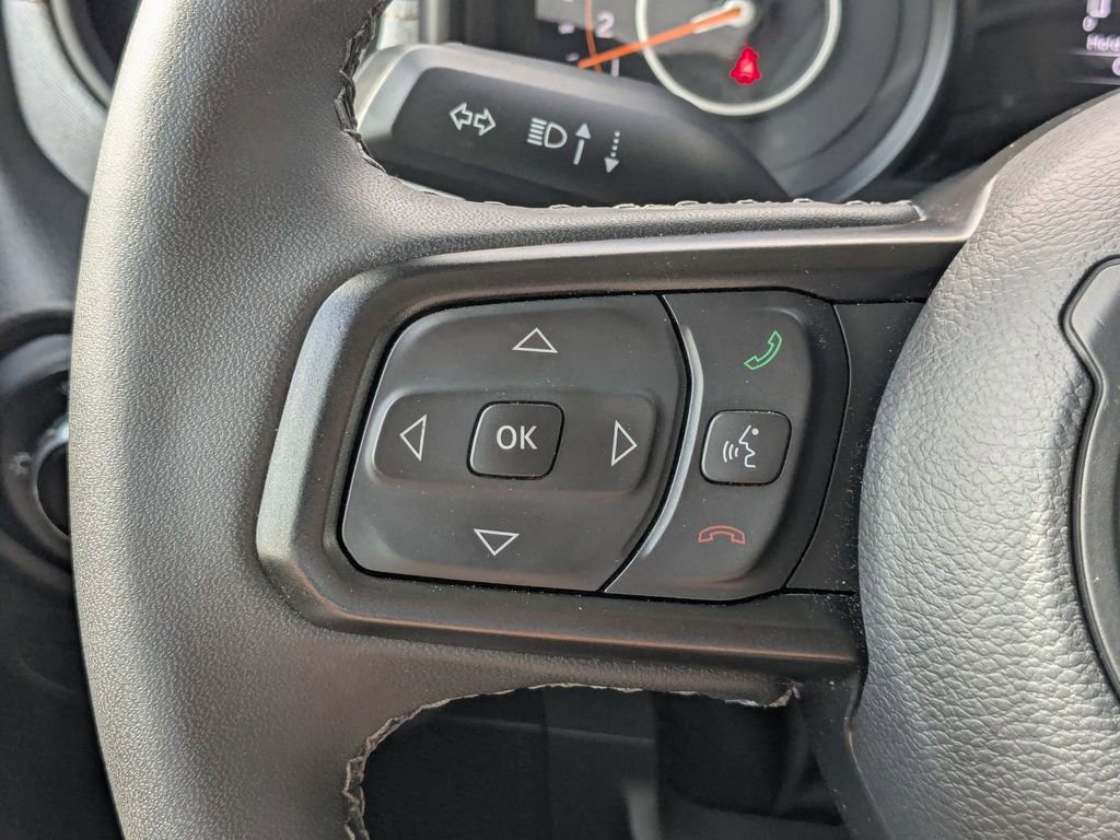 Used 2025 Jeep Wrangler Willys image 16