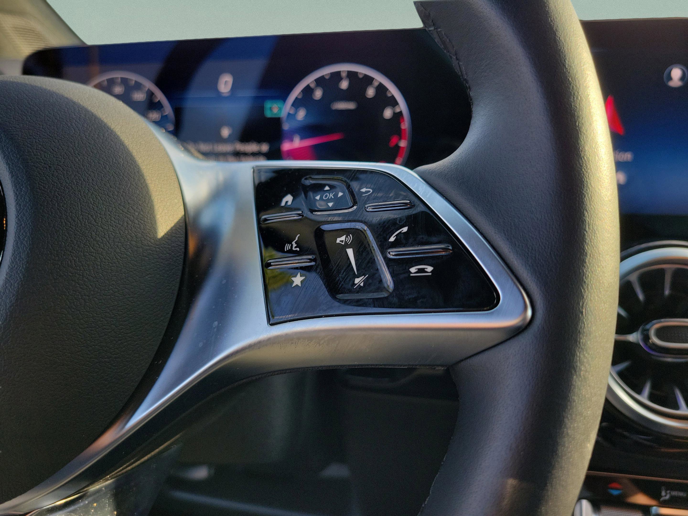 Certified 2025 Mercedes-Benz GLA 250 image 25