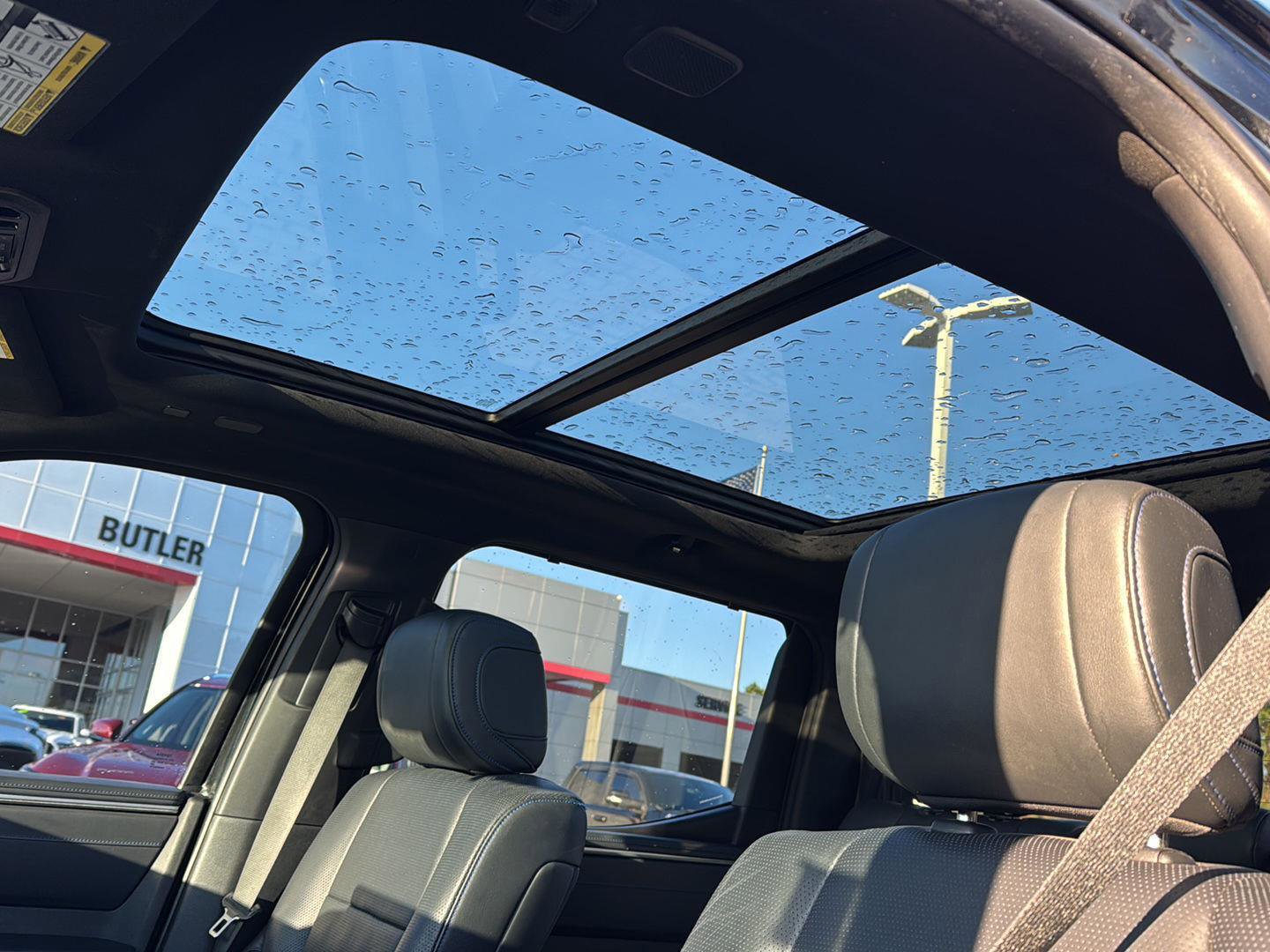 Used 2022 Toyota Tundra Platinum w/ Advanced Package AWD/4WD image 29