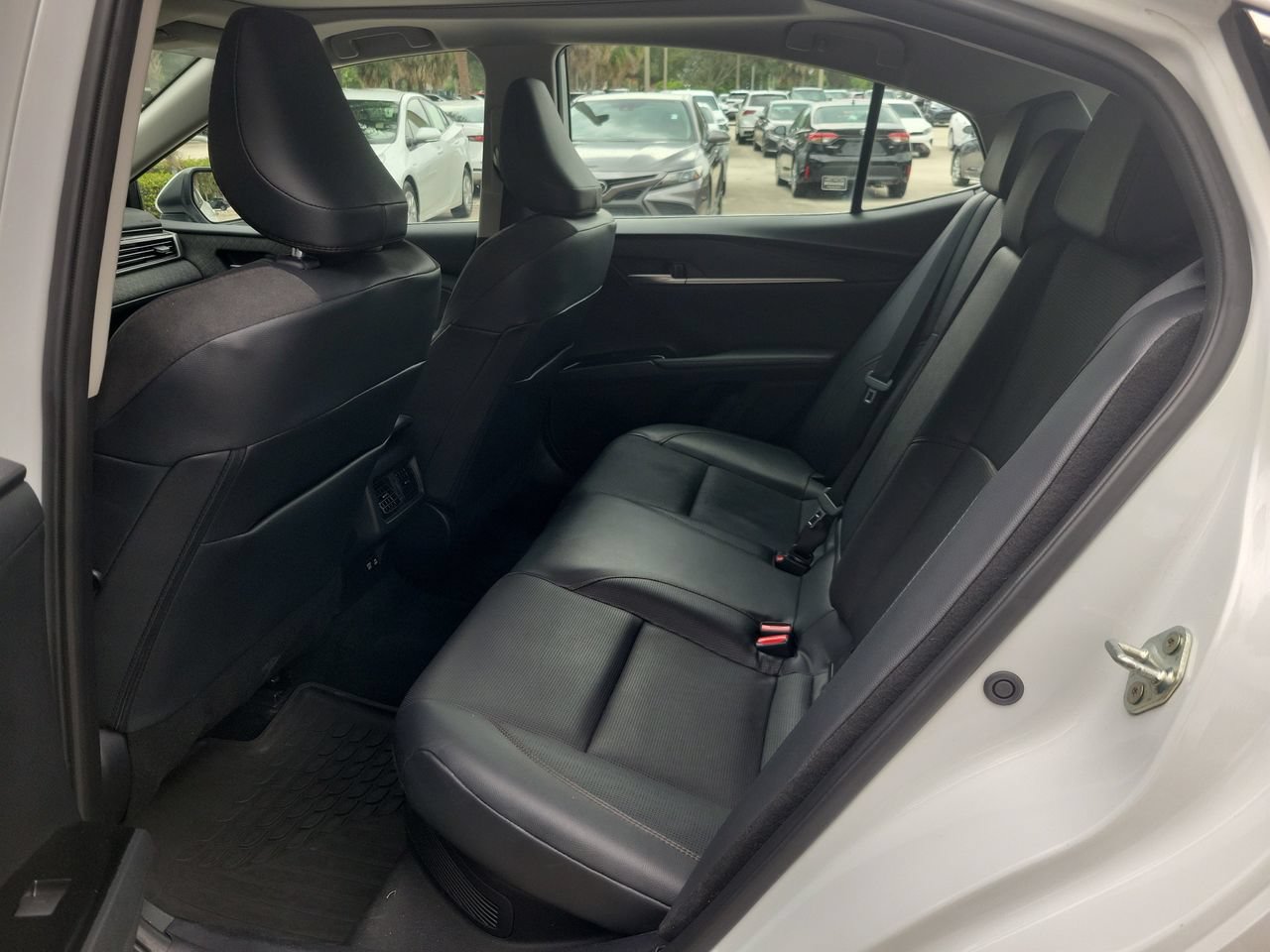 Used 2025 Toyota Camry XLE AWD/4WD image 11