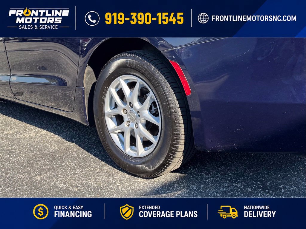 Used 2018 Chrysler Pacifica LX FWD image 24