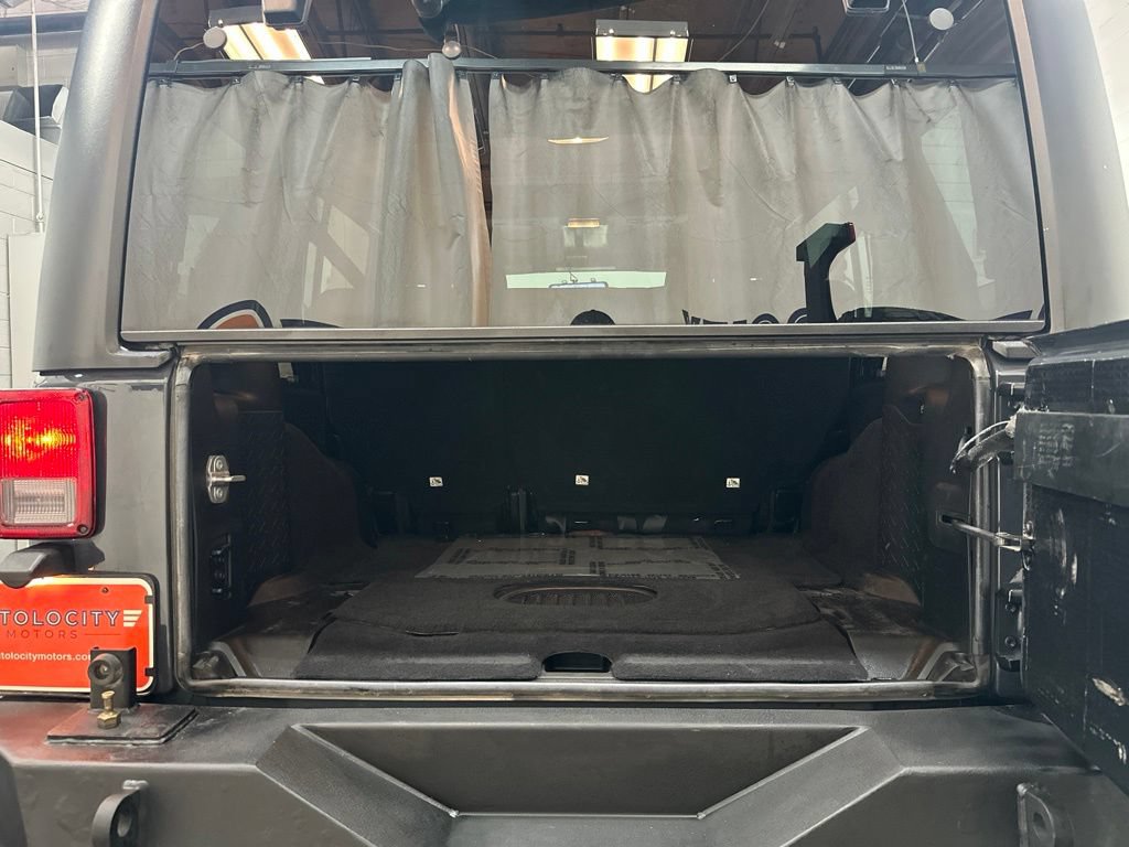 Used 2018 Jeep Wrangler Unlimited Sport AWD/4WD image 32