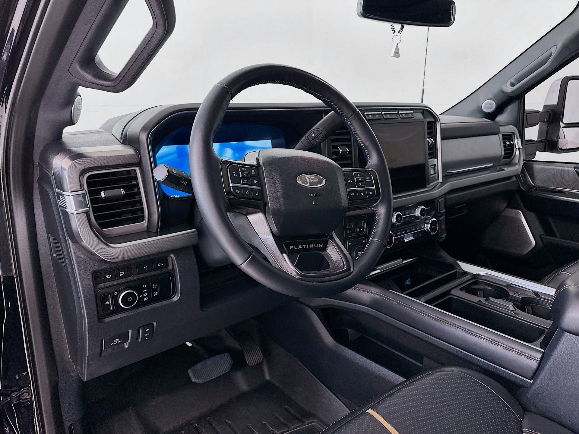 Used 2024 Ford F250 Platinum w/ FX4 Off-Road Package AWD/4WD image 10