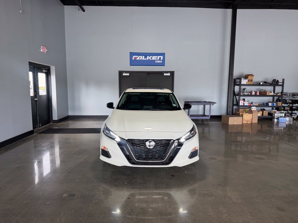 Used 2019 Nissan Altima 2.5 SR w/ SR Premium Package AWD/4WD image 2