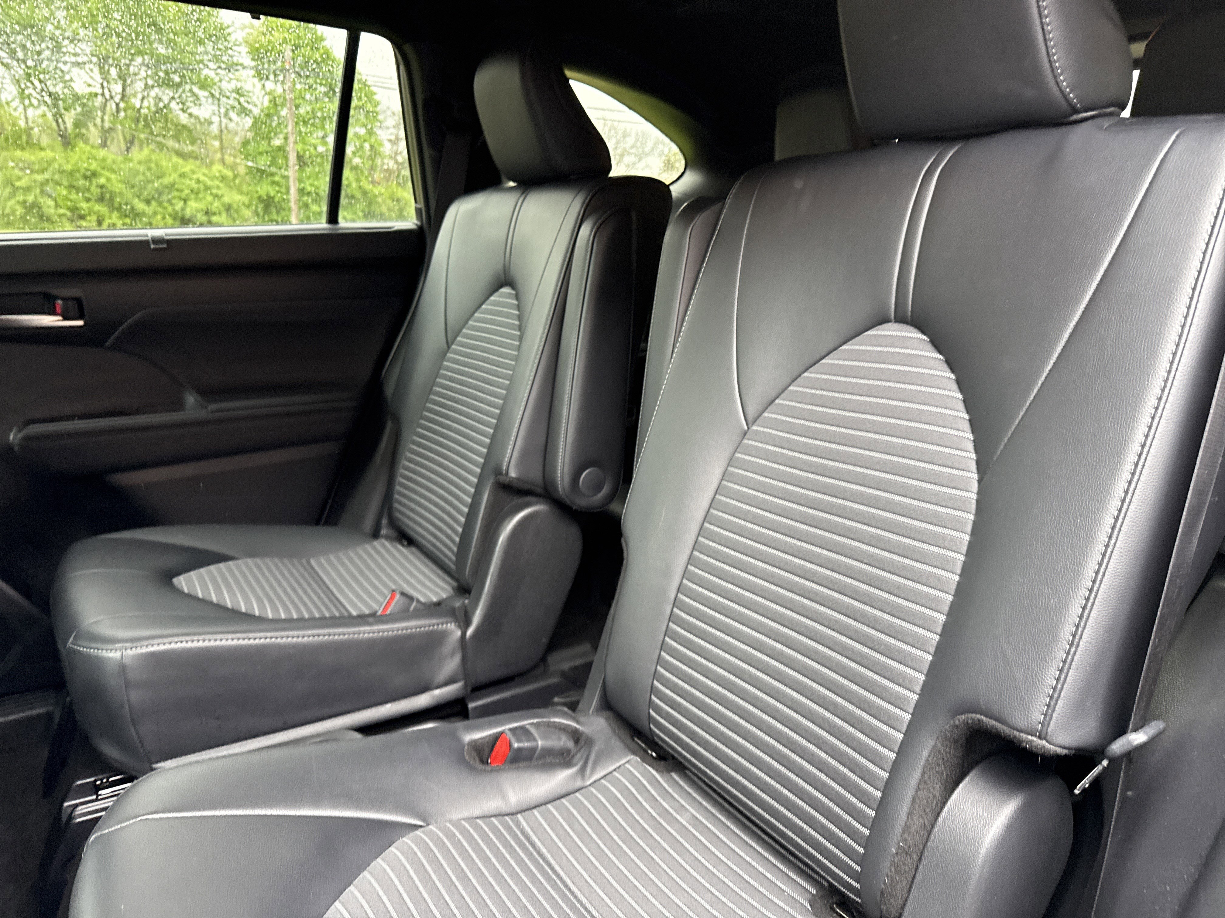 Used 2025 Toyota Highlander XSE AWD/4WD image 13