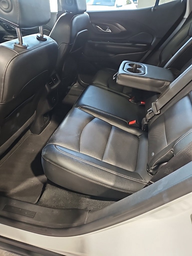 Used 2024 GMC Terrain SLT image 22