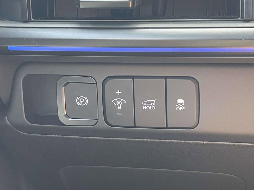 Used 2025 Hyundai Santa Fe Calligraphy FWD image 28