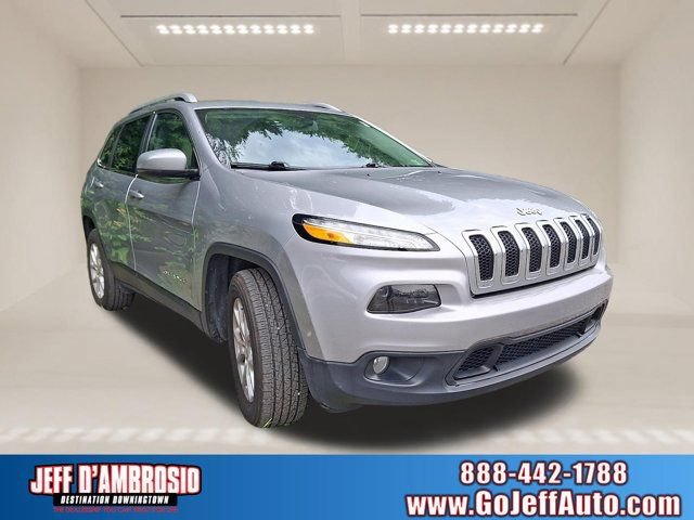 Used 2017 Jeep Cherokee Latitude w/ Safety/Convenience Group AWD/4WD image 1