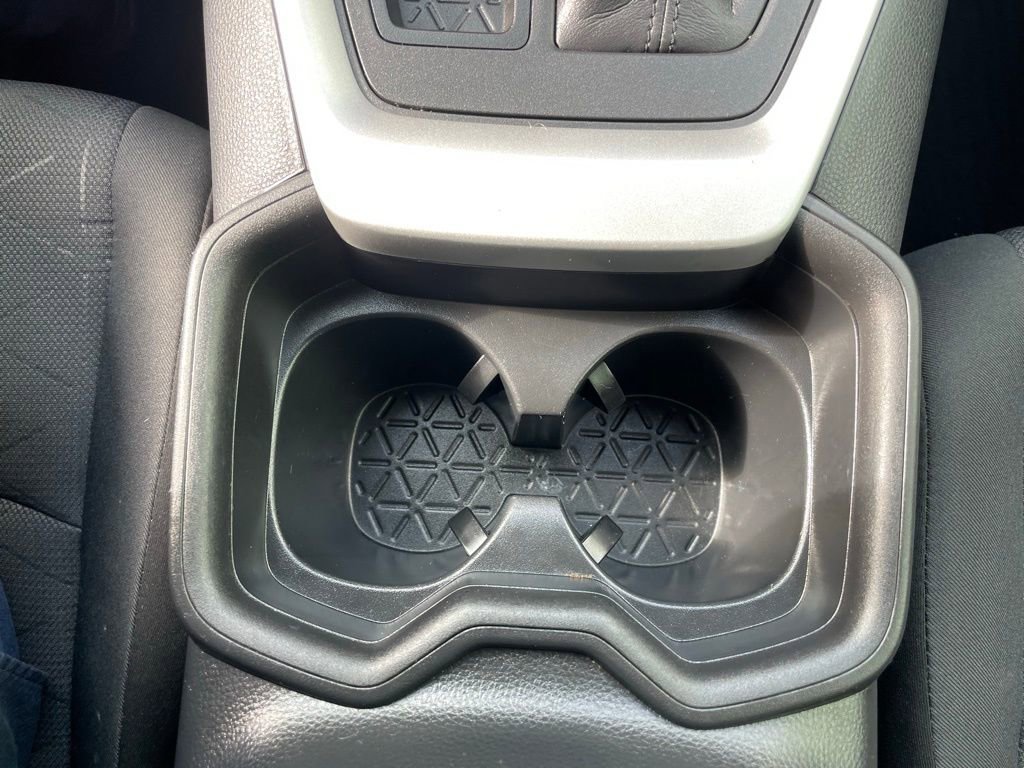 Used 2021 Toyota RAV4 XLE image 18