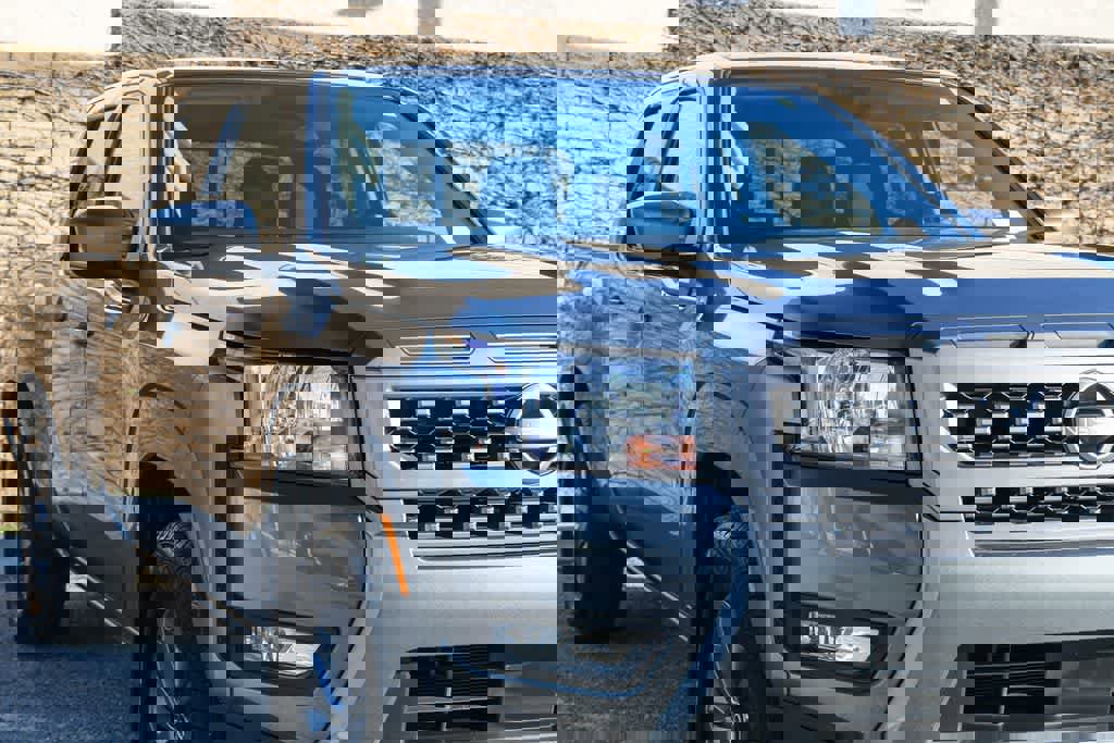 Used 2025 Nissan Frontier SV w/ SV Convenience Package image 4