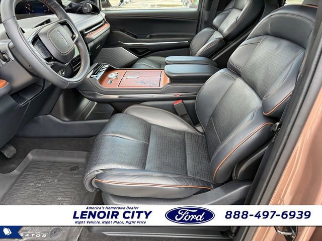 Used 2025 Lincoln Navigator Black Label AWD/4WD image 10