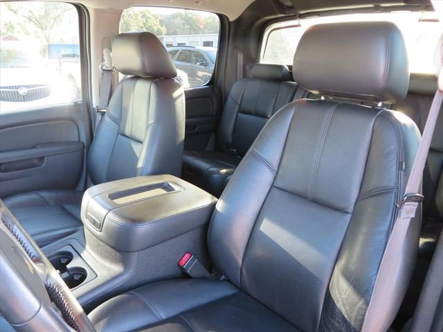 Used 2013 Chevrolet Avalanche LT w/ All-Star Edition image 18