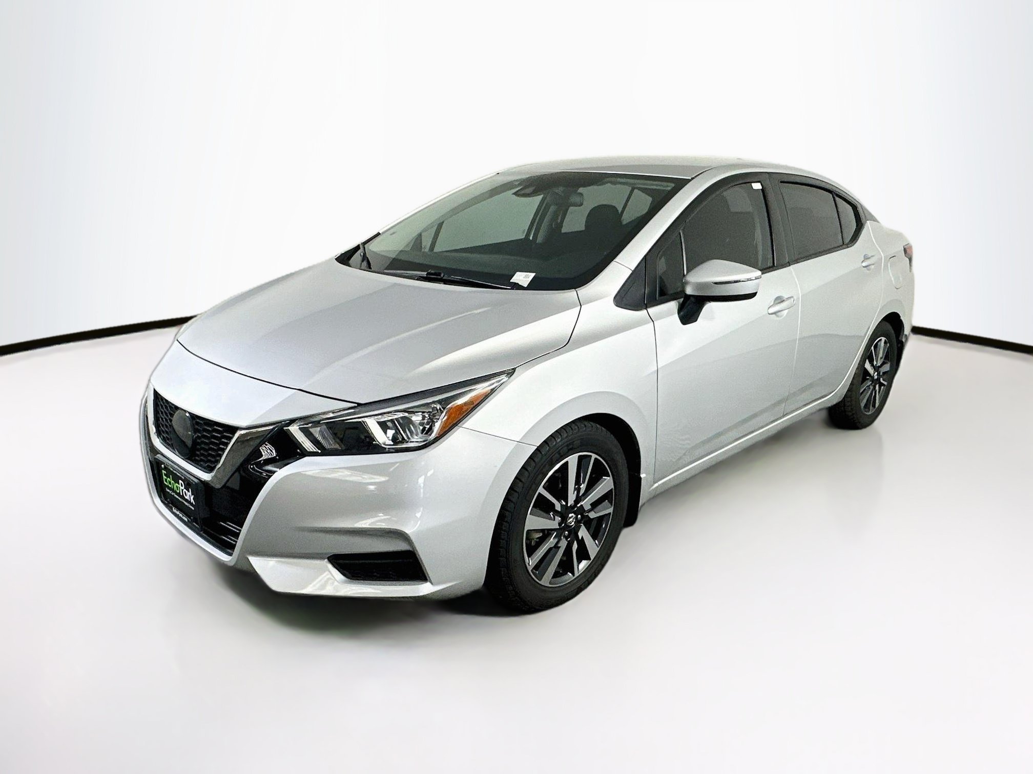 Used 2021 Nissan Versa SV FWD image 3